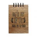 libreta-madera-A6-un-anillo-haz-de-hoy-500×500-1